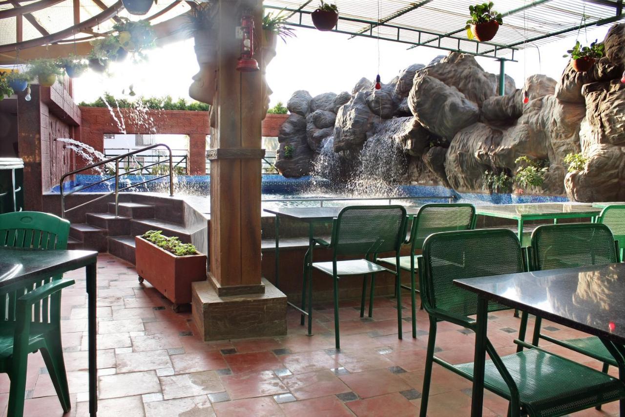 Parklane Hotel Mysore Ngoại thất bức ảnh