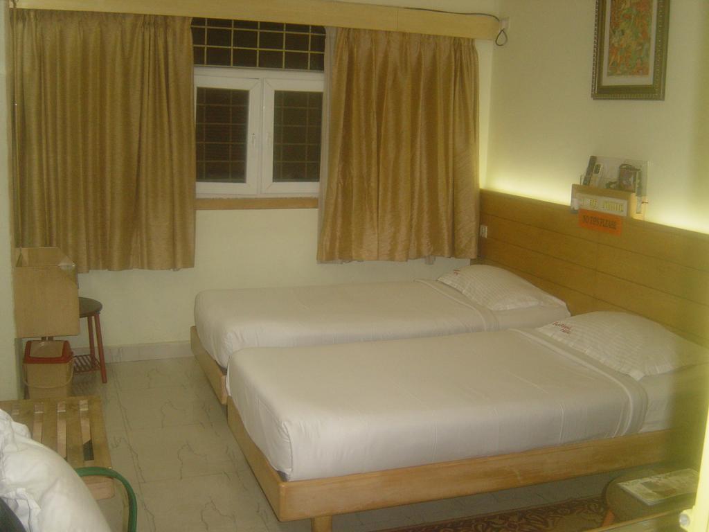 Parklane Hotel Mysore Ngoại thất bức ảnh