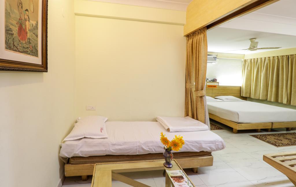 Parklane Hotel Mysore Ngoại thất bức ảnh